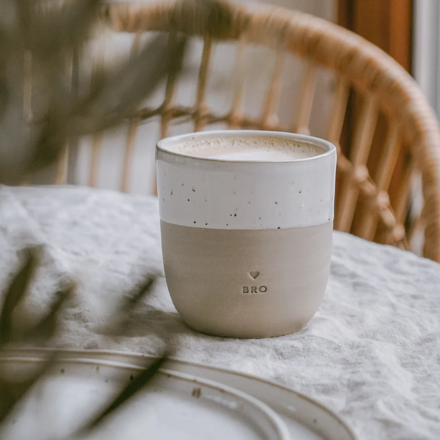 STEINGUT BECHER div. Gravuren