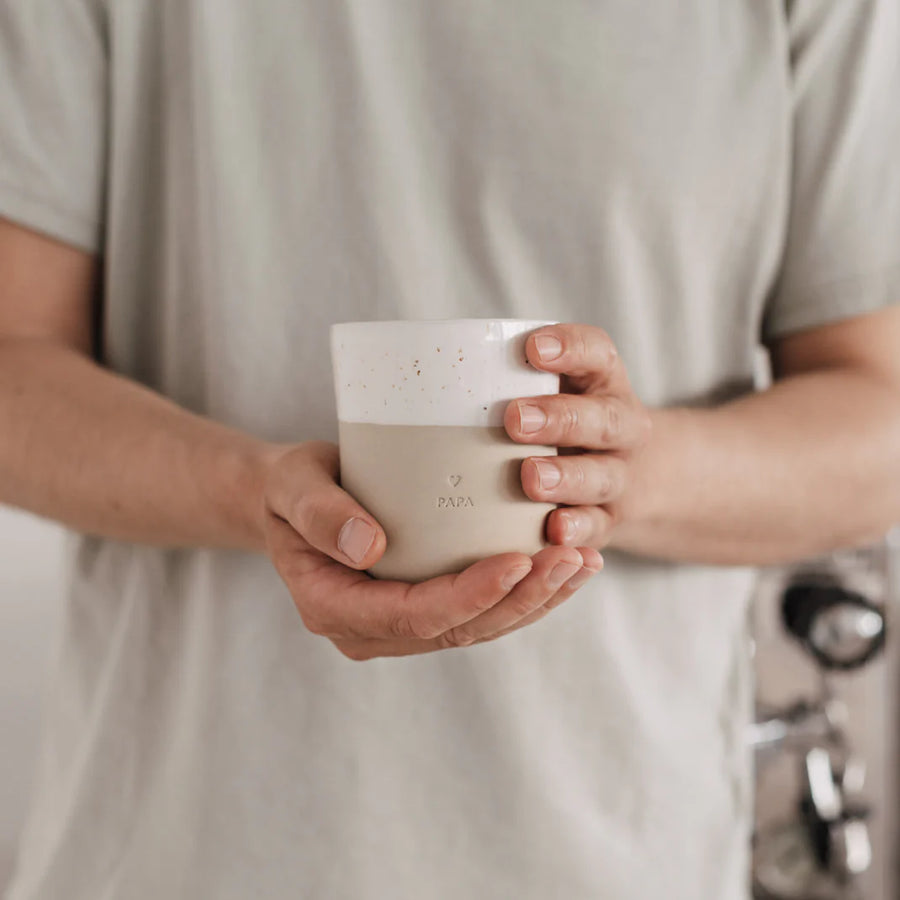 STEINGUT BECHER div. Gravuren